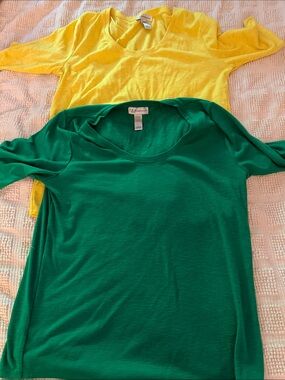 Neiman Marcus Green and Yellow Scoop Neck Tops